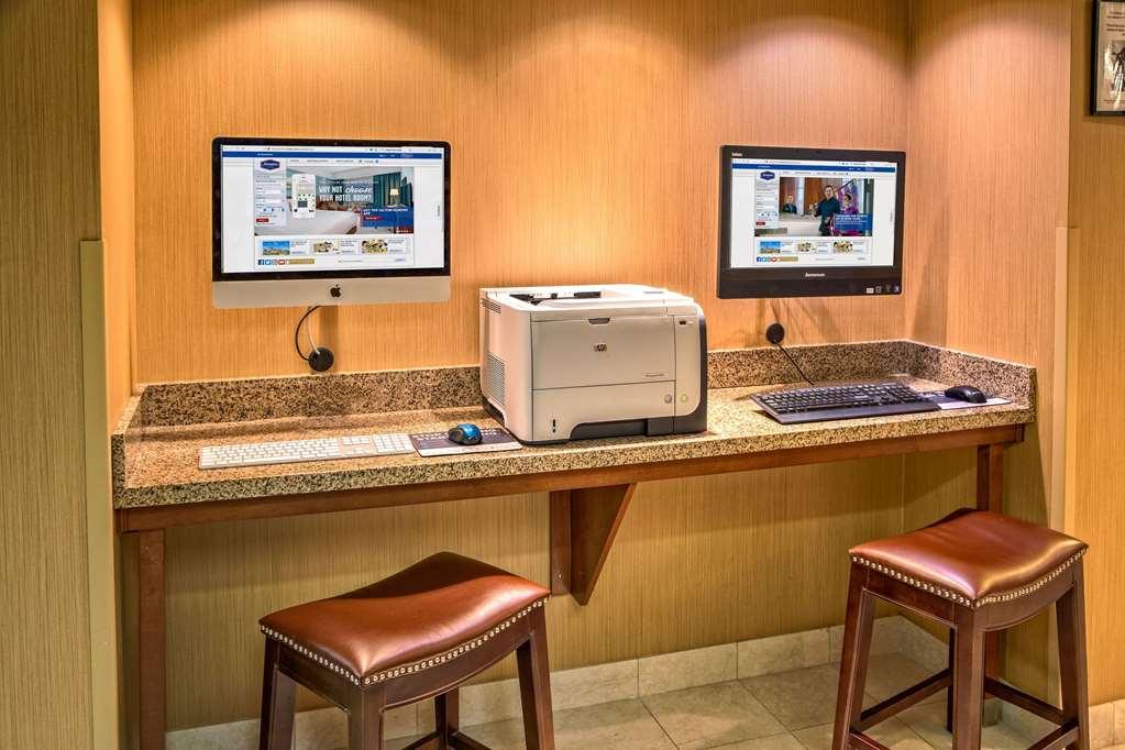 Hampton Inn Грийнсбърг Съоръжения снимка