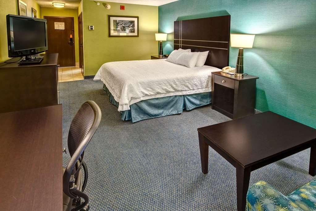 Hampton Inn Грийнсбърг Стая снимка