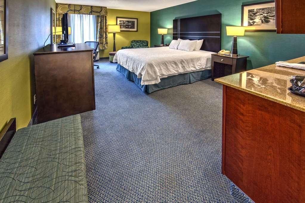 Hampton Inn Грийнсбърг Стая снимка