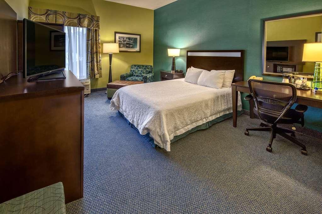 Hampton Inn Грийнсбърг Стая снимка