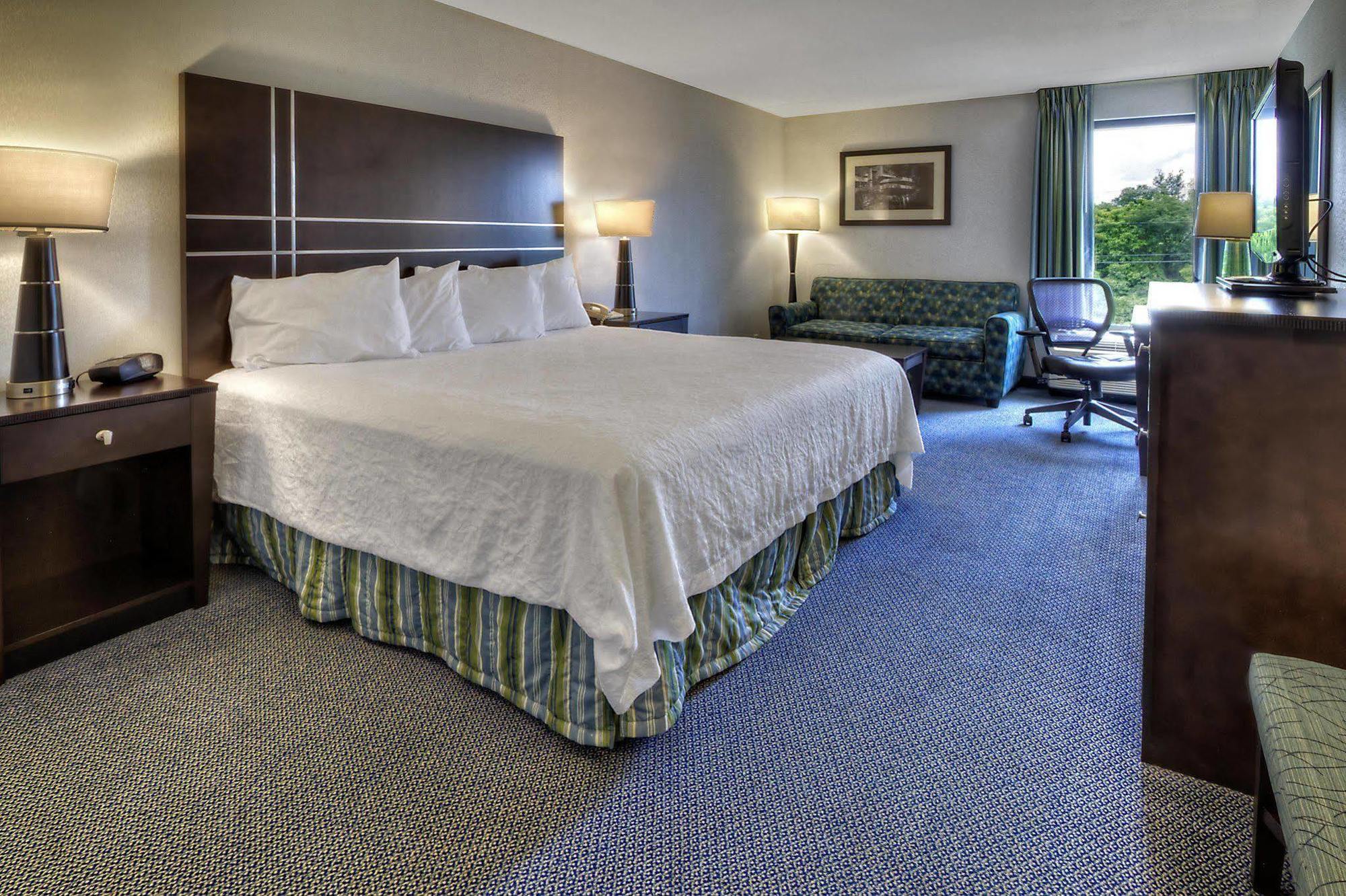 Hampton Inn Грийнсбърг Екстериор снимка