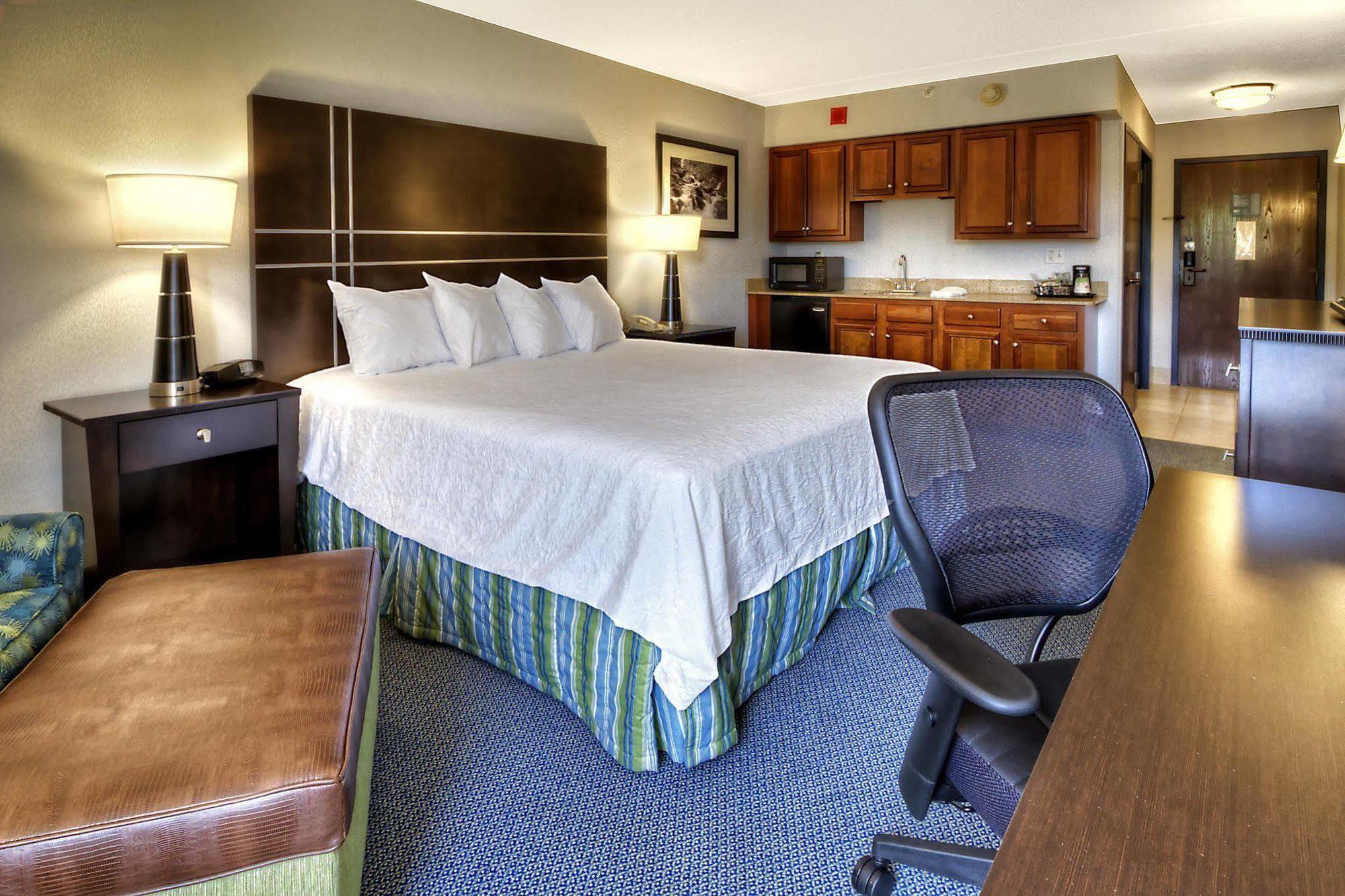 Hampton Inn Грийнсбърг Екстериор снимка