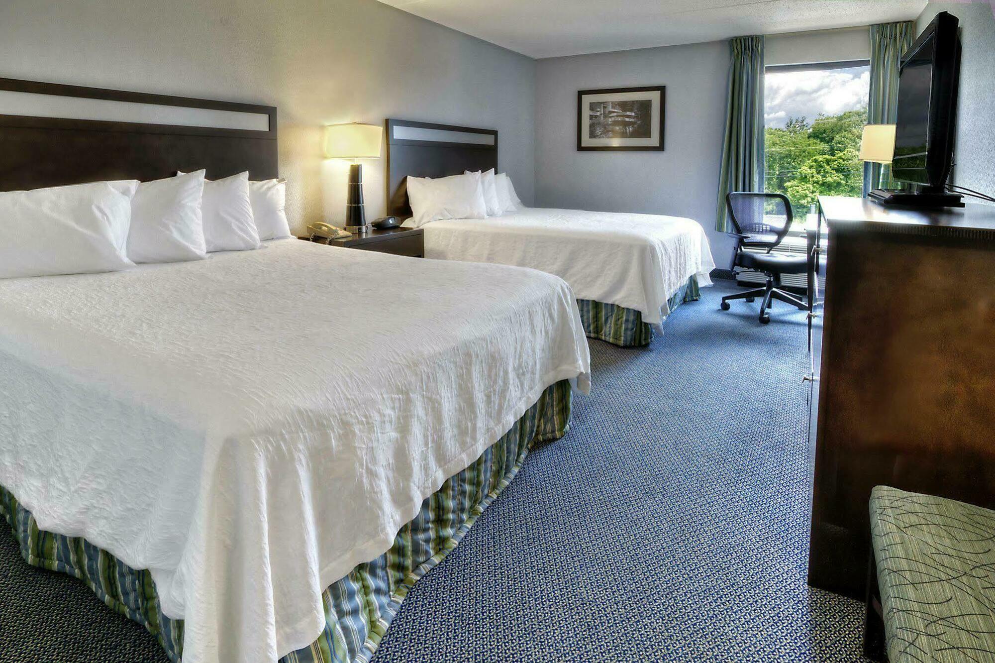 Hampton Inn Грийнсбърг Екстериор снимка